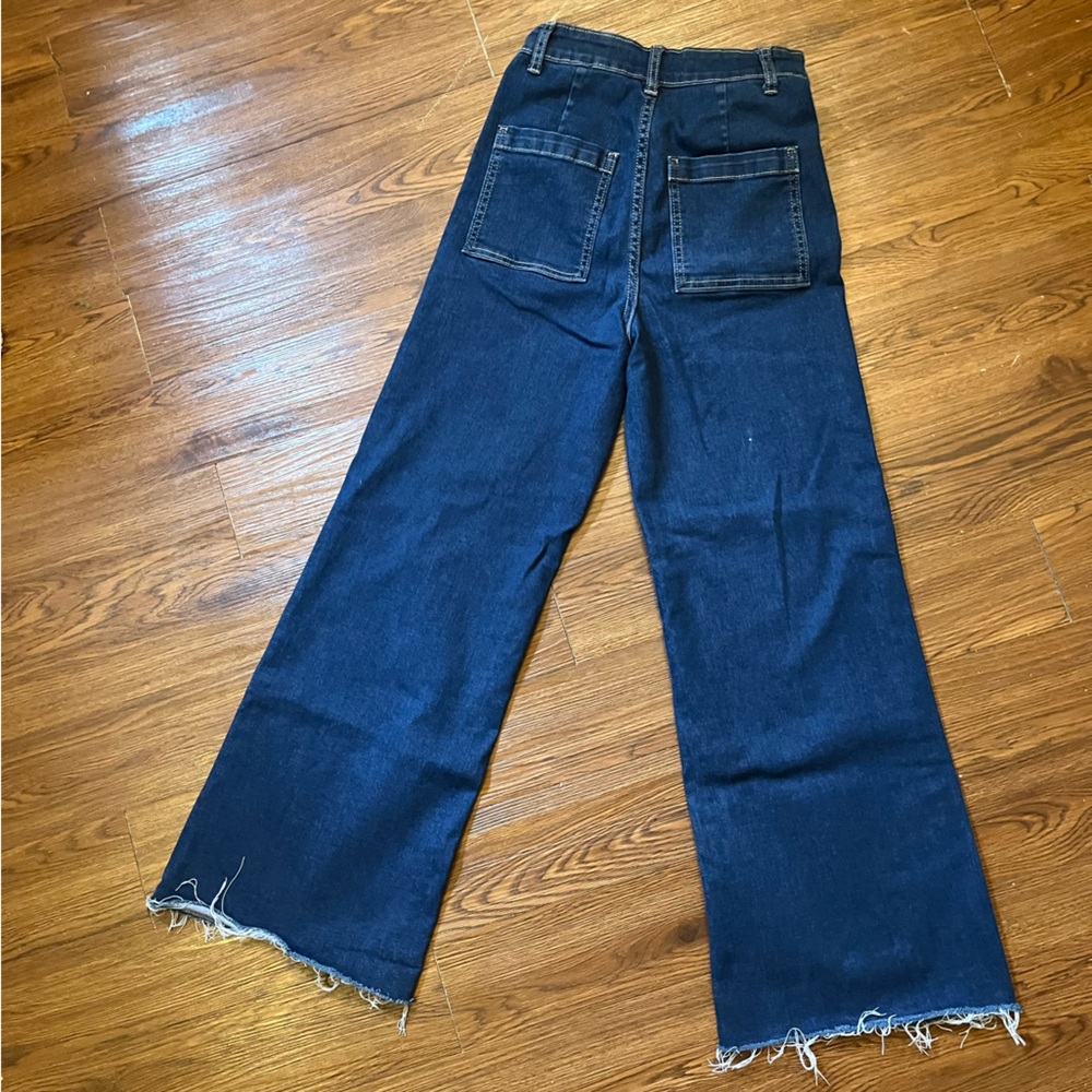 Zenana wide leg cropped jeans. Size small - Picture 3 of 5